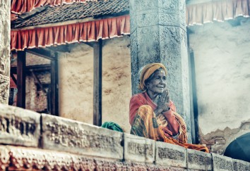 4 weeks volunteer+2 week yoga+1week trek at $1000